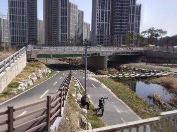 대전용산택지 중 거더제작 및 설치공사(관평천2교)